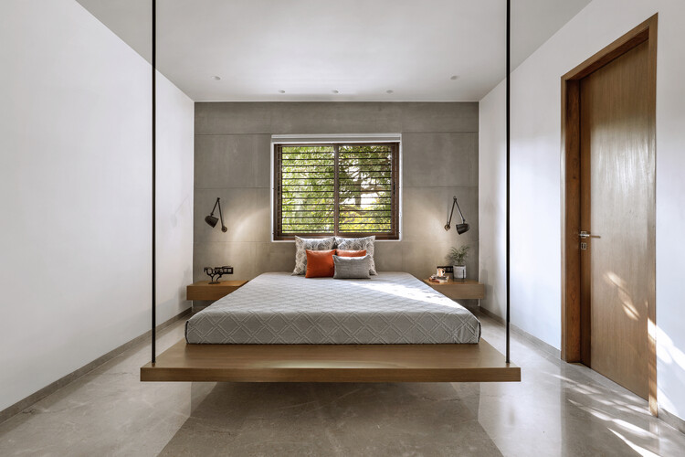 Bed Guide: 5 Tips for Choosing the Right Mattress Size - Image 2 of 10