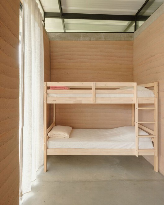 Bed Guide: 5 Tips for Choosing the Right Mattress Size - Image 4 of 10