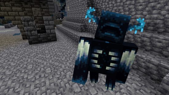 minecraft-former-city-guardian Minecraft Ancient City: A guardian watches the player